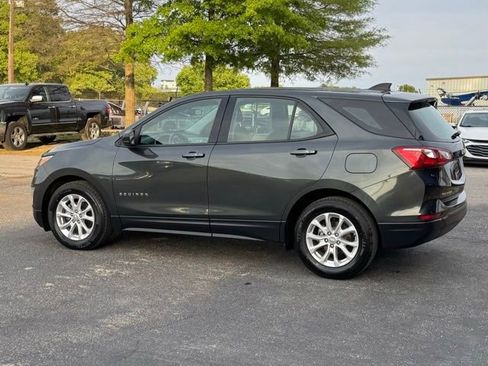 Used 2019 Chevrolet Equinox LS FWD image 5