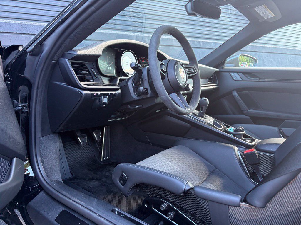 Certified 2024 Porsche 911 Carrera T RWD image 4