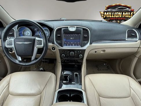 Used 2014 Chrysler 300 RWD image 2