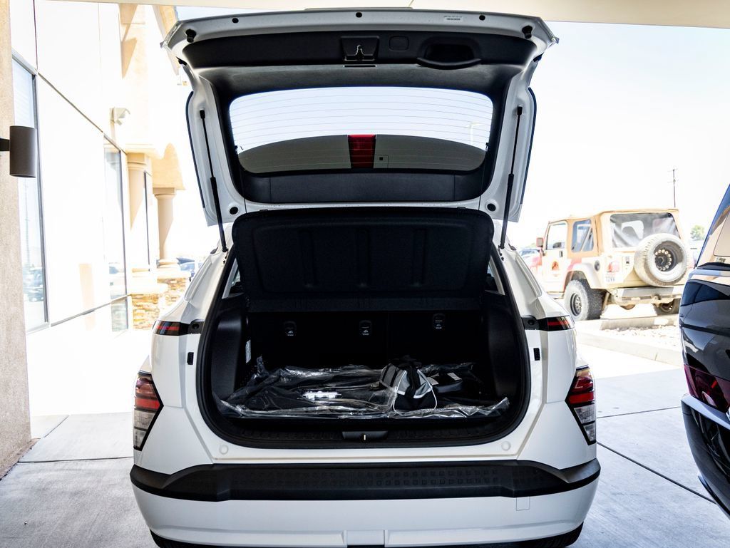 New 2025 Hyundai Kona SEL FWD image 28