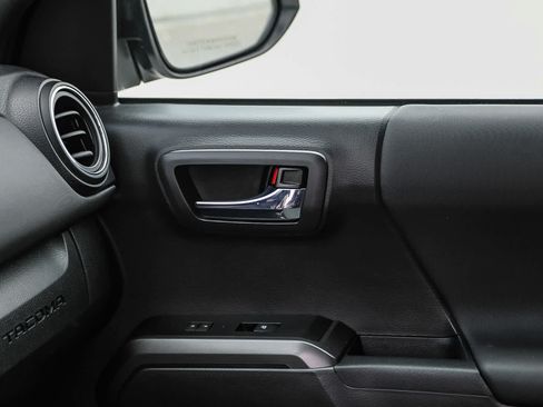 Certified 2023 Toyota Tacoma TRD Off-Road w/ Advanced Technology Package AWD/4WD image 22