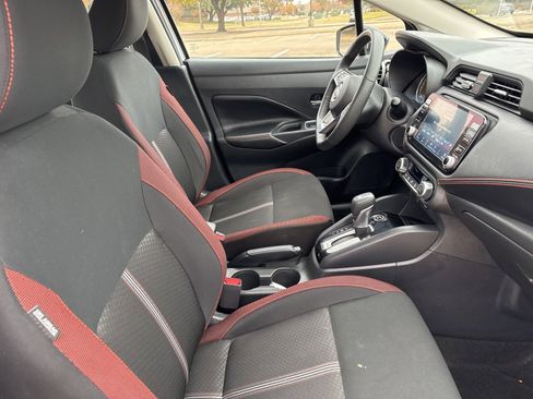 Used 2025 Nissan Versa SR image 21