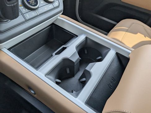 New 2026 Land Rover Defender 110 X-Dynamic SE image 20