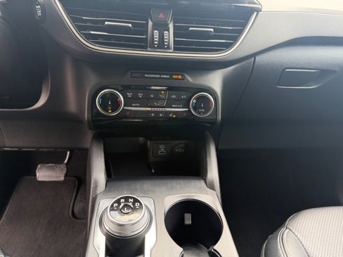 Used 2022 Ford Escape SEL w/ Technology Package FWD image 41