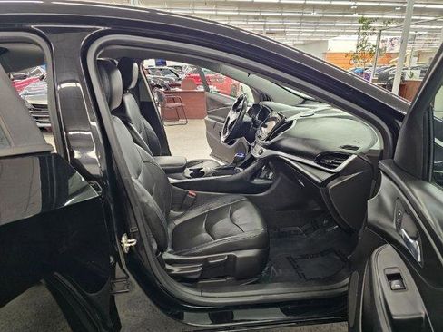 Used 2017 Chevrolet Volt LT w/ Comfort Package FWD image 29