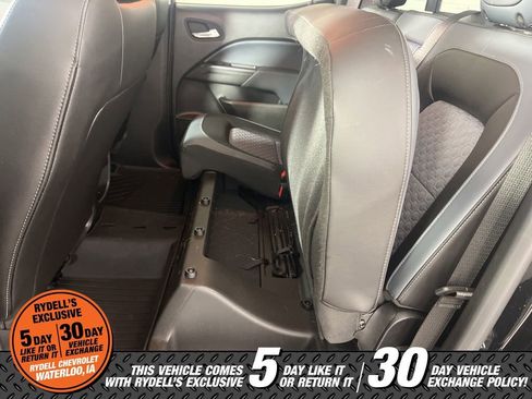 Certified 2022 Chevrolet Colorado Z71 w/ Z71 Midnight Edition image 21