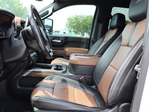 Used 2020 Chevrolet Silverado 3500 High Country w/ Technology Package AWD/4WD image 13