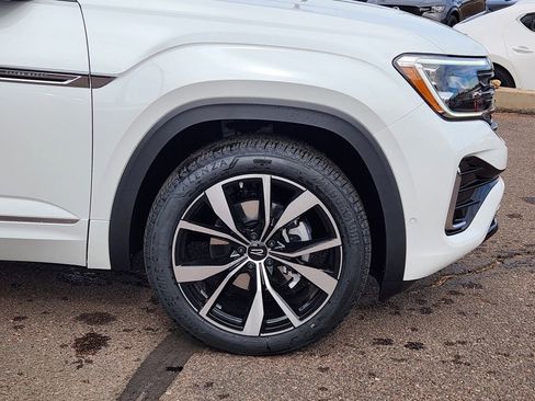 New 2026 Volkswagen Atlas Cross Sport SEL Premium R-Line image 28