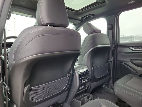 New 2025 Jeep Grand Cherokee L Laredo image 14