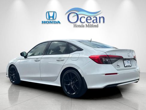 Used 2023 Honda Civic Sport image 5