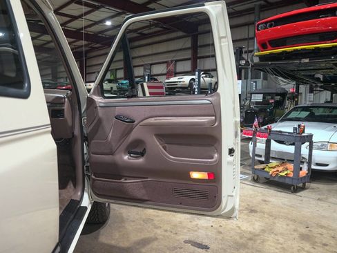 Used 1993 Ford F150 XL AWD/4WD image 29