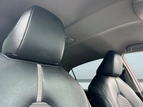 Used 2019 Toyota Camry SE image 25