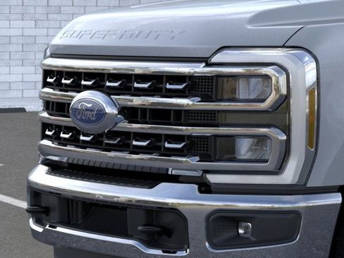 New 2026 Ford F350 4x4 Crew Cab DRW Super Duty image 17