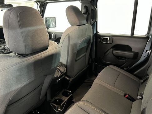 New 2025 Jeep Gladiator Sport AWD/4WD image 19