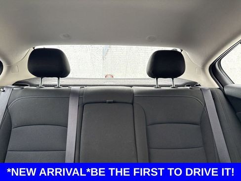 Used 2017 Chevrolet Cruze LT w/ Convenience Package image 10