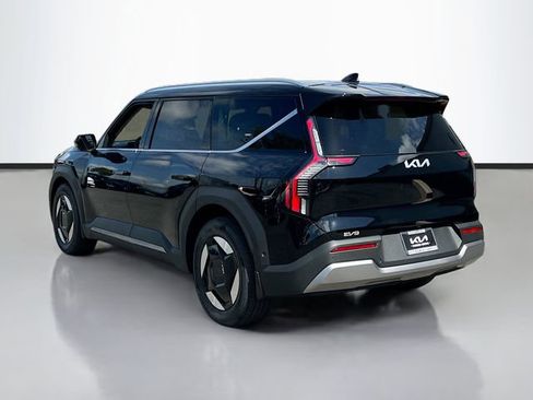 New 2026 Kia EV9 Wind AWD/4WD image 5