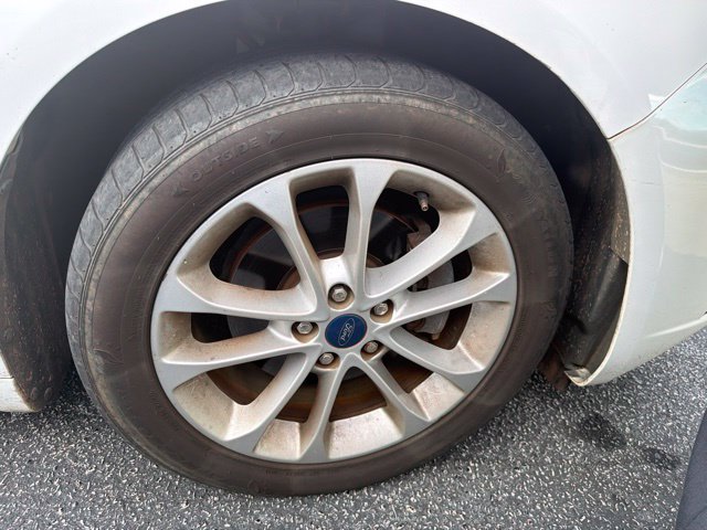 Used 2019 Ford Fusion SE FWD image 5
