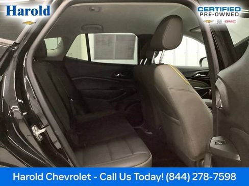 Used 2025 Chevrolet Trax ACTIV image 10