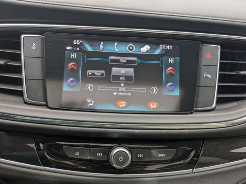 Used 2019 Buick Enclave Essence image 14