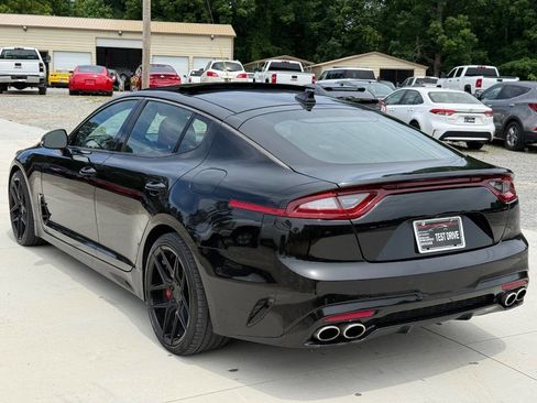 Used 2018 Kia Stinger GT1 RWD image 8