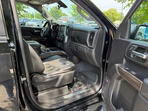 Used 2020 Chevrolet Silverado 1500 LT Trail Boss AWD/4WD image 14