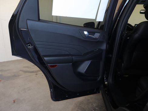 New 2025 Ford Escape SE w/ PHEV Premium Package FWD image 37