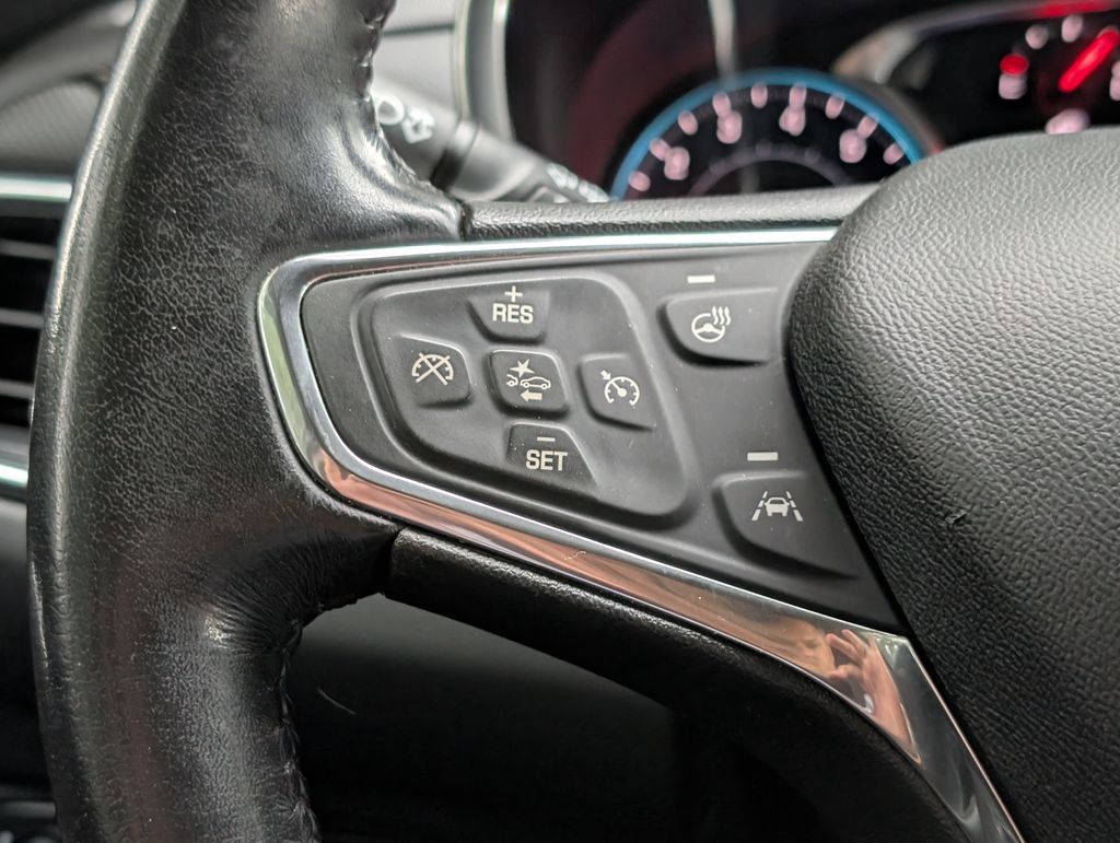 Used 2020 Chevrolet Equinox Premier FWD image 30