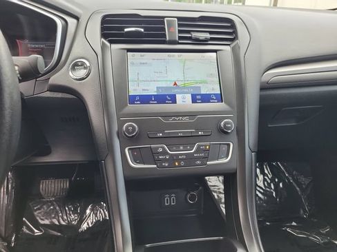 Used 2020 Ford Fusion SE w/ Equipment Group 151A FWD image 15