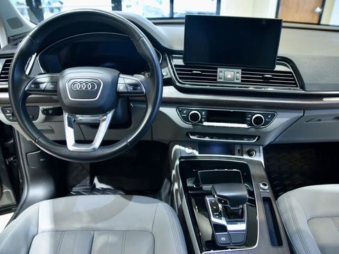 Used 2022 Audi Q5 2.0T Premium Plus w/ Premium Plus Package AWD/4WD image 12