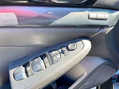 Used 2023 Nissan Maxima Platinum w/ Sport Mat Group FWD image 18