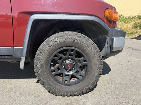 Used 2011 Toyota FJ Cruiser 4WD w/ Convenience Pkg image 4
