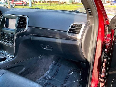 Used 2018 Jeep Grand Cherokee Limited w/ Trailer Tow Group IV image 17