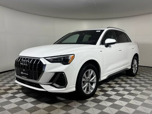 Used 2022 Audi Q3 2.0T Premium AWD/4WD image 3