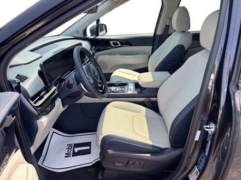Certified 2025 Kia Carnival SX Prestige FWD image 10