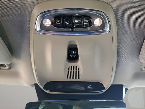 Used 2017 Volvo XC90 T5 Momentum w/ Vision Package image 38