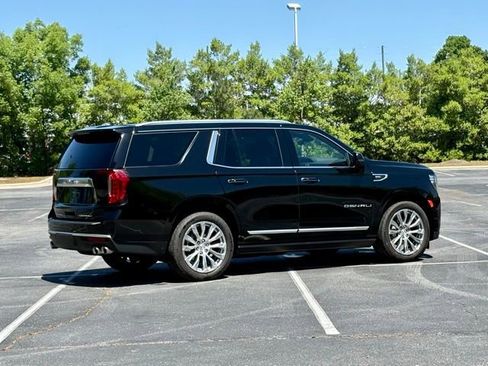 Used 2024 GMC Yukon Denali w/ Advanced Technology Package AWD/4WD image 8