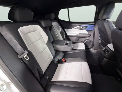 Certified 2025 Chevrolet Equinox EV LT w/ Convenience Package II FWD image 30