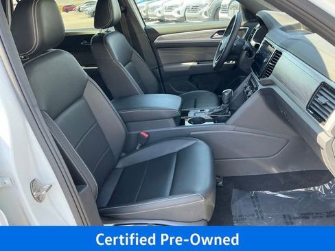 Certified 2023 Volkswagen Atlas Cross Sport SE w/ Black Wheel Package FWD image 20