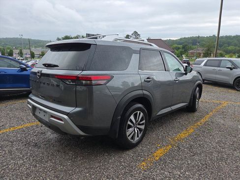 Used 2022 Nissan Pathfinder SL w/ Lighting Package (N92) AWD/4WD image 4