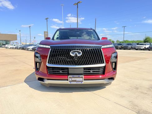 Used 2025 INFINITI QX80 Luxe RWD image 2
