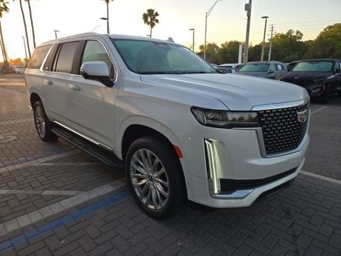 Used 2022 Cadillac Escalade ESV Premium Luxury image 7