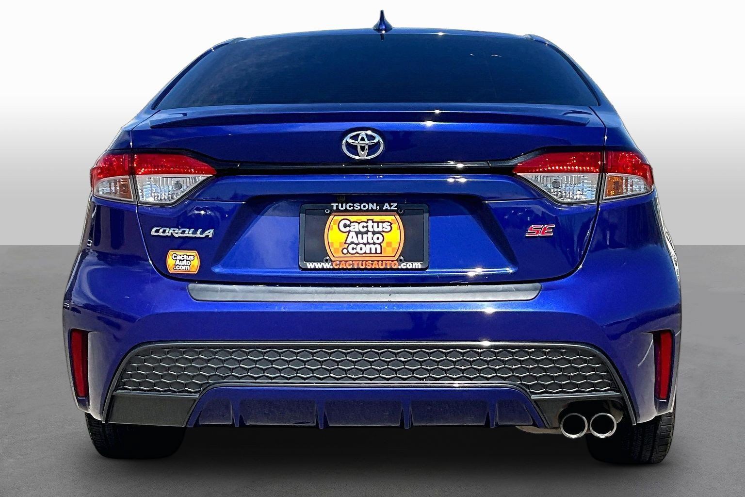 Used 2020 Toyota Corolla SE w/ SE Premium Package FWD image 4