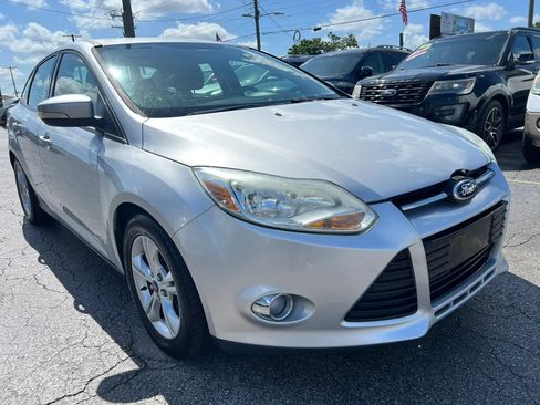 Used 2012 Ford Focus SE FWD image 4
