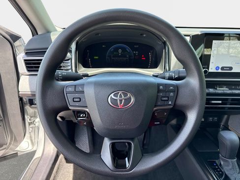 Used 2025 Toyota Camry LE FWD image 25