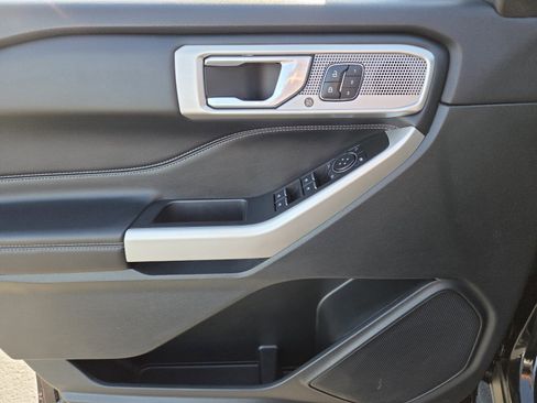 Certified 2024 Ford Explorer Limited w/ Equipment Group 301A image 19
