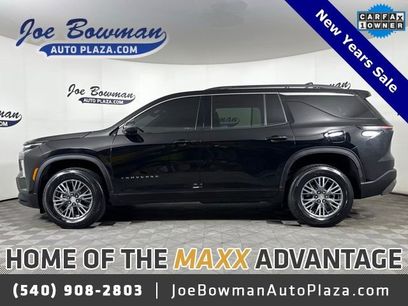 Used 2025 Chevrolet Traverse LT
