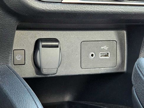 Used 2024 Nissan Versa SV FWD image 22
