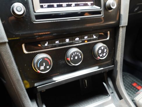 Used 2015 Volkswagen GTI S FWD image 58