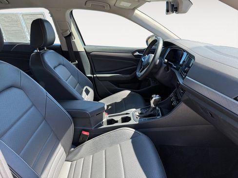 Used 2024 Volkswagen Jetta SE FWD image 15
