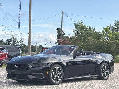 Used 2025 Ford Mustang Premium RWD image 11